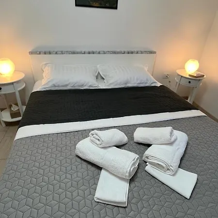 Lalica Apartment *