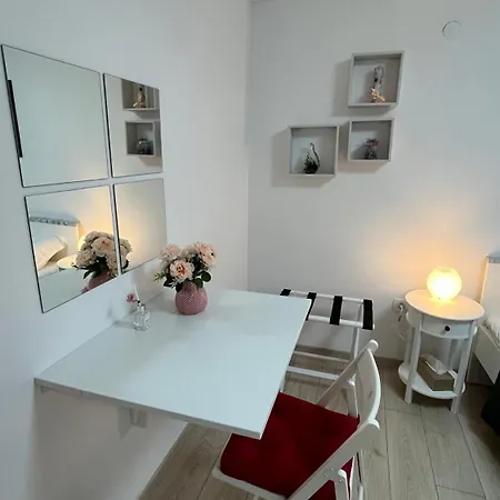 Lalica Apartment *